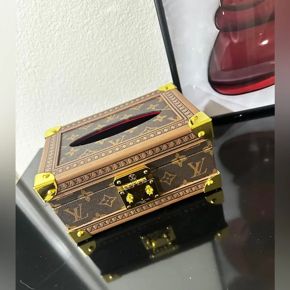 Brown Pattern Tissue Holder with Gold Accents for Coffee Table, Buffet Table - Picture 4 of 12